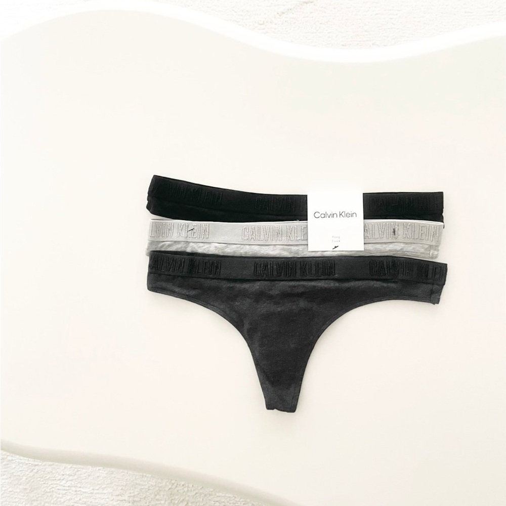 Calvin Klein Monochromatic Thong 3 Pack - Picture 6 of 6